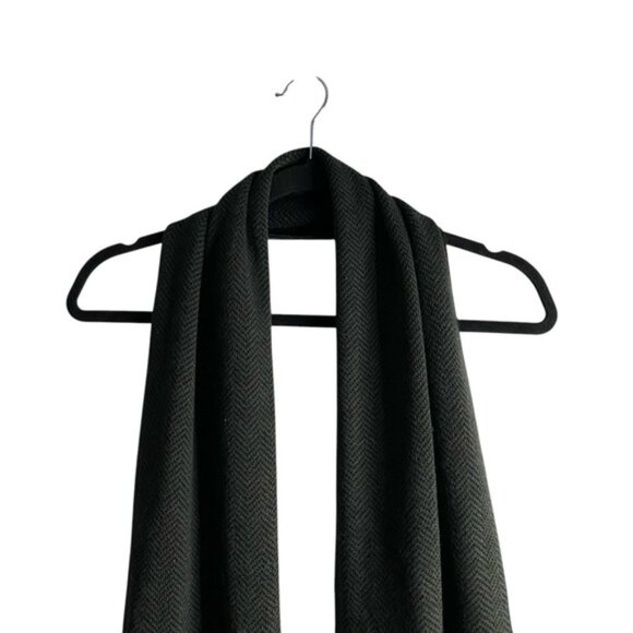 Van Heusen Men's Gray Soft Knit Patterned Scarf - Picture 2 of 5